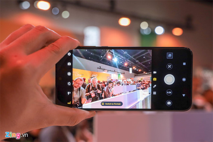 Motorola gioi thieu Moto One Zoom, camera nhu Note10+-Hinh-3