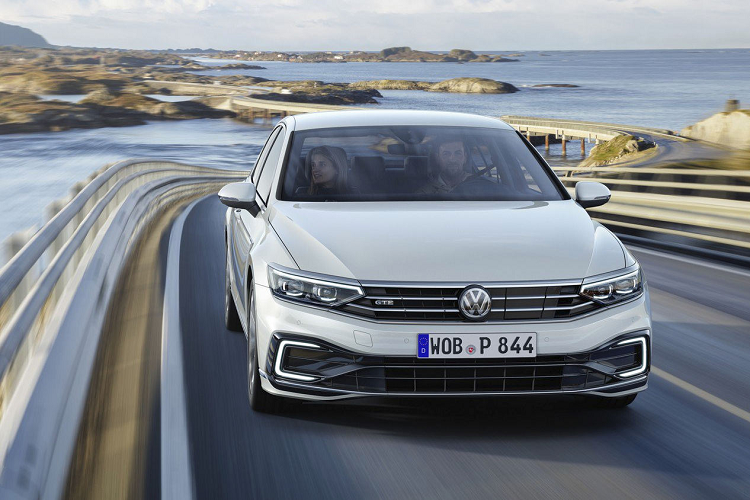 Volkswagen Passat 2020 moi trang bi hang loat cong nghe-Hinh-4