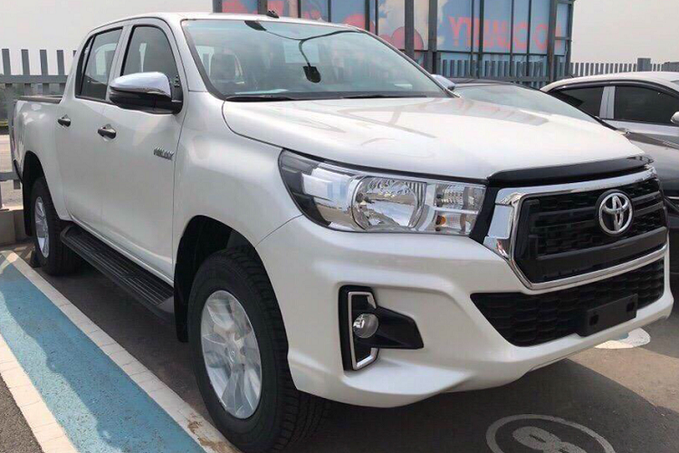 Toyota Hilux giam gia 30 trieu, them phien ban 1 cau-Hinh-4