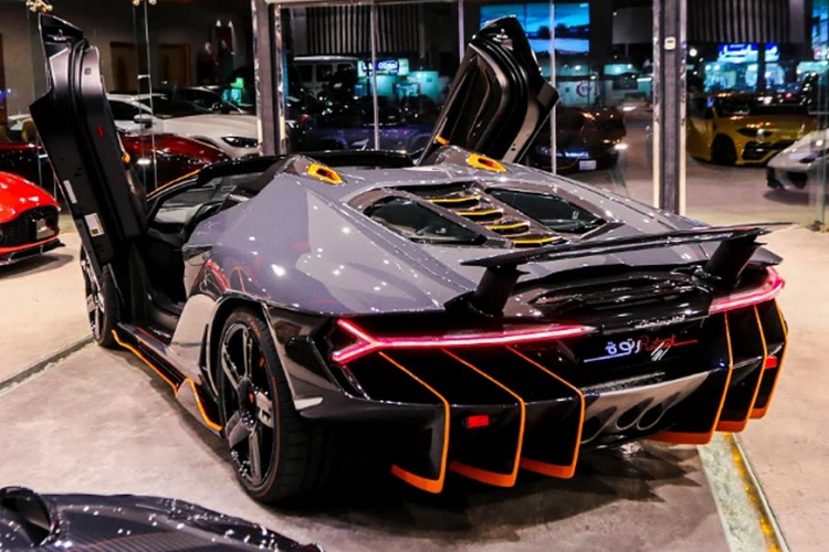 Sieu xe Lamborghini Centenario Roadster hon 90 ty dong-Hinh-2