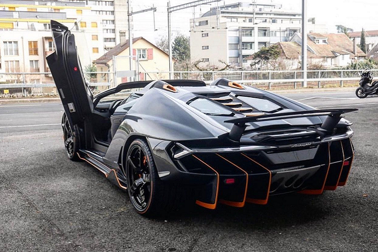 Sieu xe Lamborghini Centenario Roadster hon 90 ty dong-Hinh-7