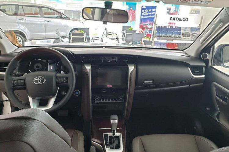 Can canh Toyota Fortuner TRD hon 1 ty dong tai Viet Nam-Hinh-6