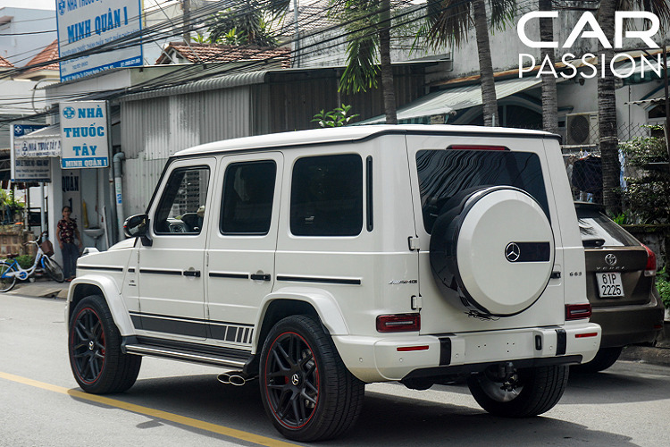 Dai gia Binh Duong chi hon 10 ty tau Mercedes-Benz G63 moi-Hinh-4