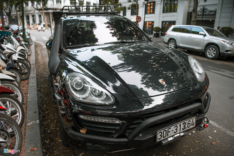 “Soi” Porsche Cayenne do cua ong Dang Le Nguyen Vu