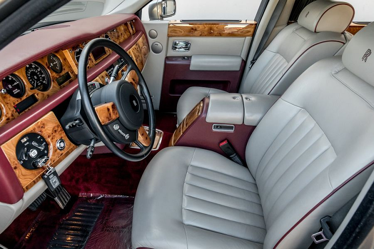 Xe sieu sang Rolls-Royce Phantom dau gia chi 1,5 ty dong-Hinh-4