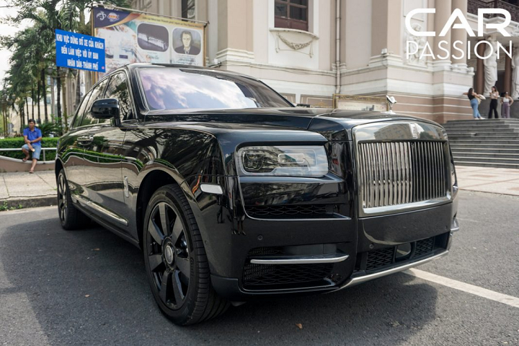 Xe Rolls-Royce Cullinan hon 40 ty lan banh tai Sai Gon-Hinh-10