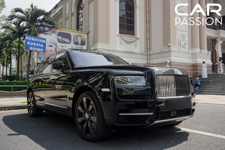 Xe Rolls-Royce Cullinan hon 40 ty lan banh tai Sai Gon-Hinh-2