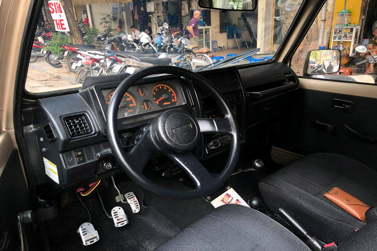 Suzuki Samurai 1993 “dong nat” chi 300 trieu tai Viet Nam-Hinh-8