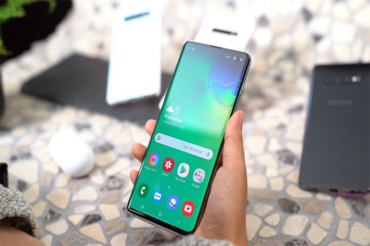 Samsung se ra mat smartphone voi camera duoi man hinh vao 2020