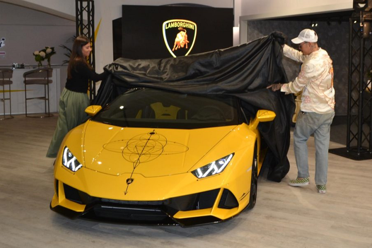 Sieu xe Lamborghini Huracan Evo Spyder 