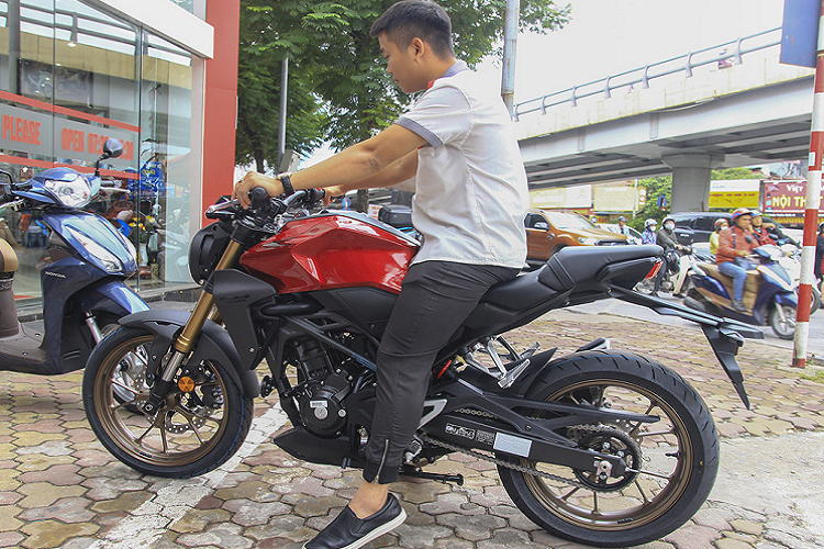 Can canh moto Honda CB300R 2019 dau tien ve dai ly-Hinh-10