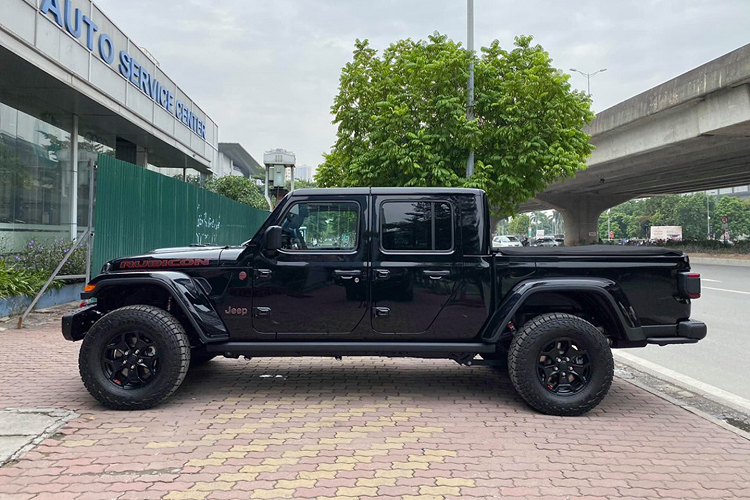 Can canh Jeep Gladiator Rubicon 2020 hang doc tai Viet Nam-Hinh-7