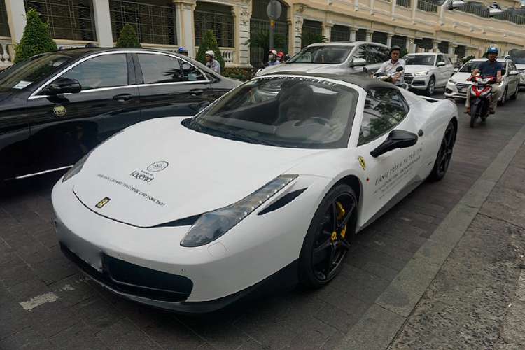 Ferrari 458 Spider cua Dang Le Nguyen Vu 