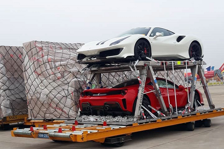 Bo doi sieu xe Ferrari 488 Pista dau tien cap ben Viet Nam-Hinh-4