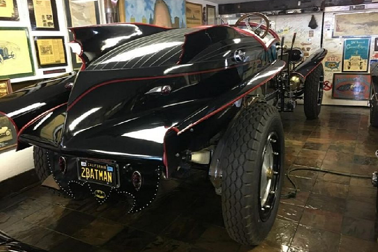 Video: Ngam Batmobile 