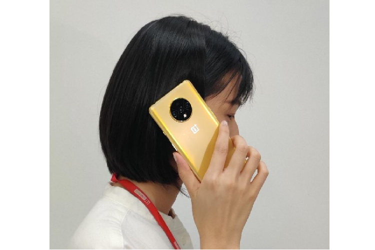 Phien ban gold cua chiec dien thoai OnePlus 7T lo dien-Hinh-2