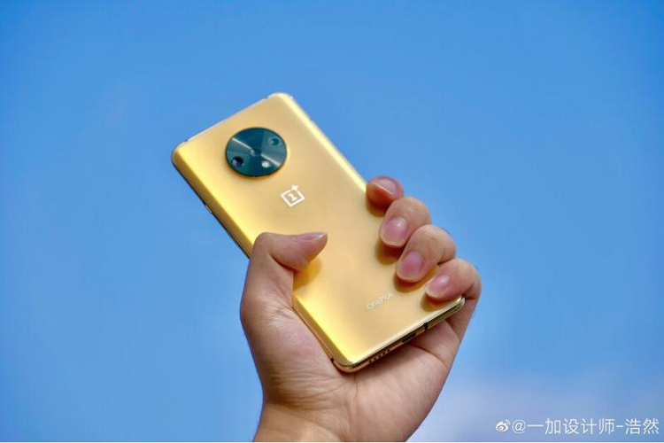 Phien ban gold cua chiec dien thoai OnePlus 7T lo dien