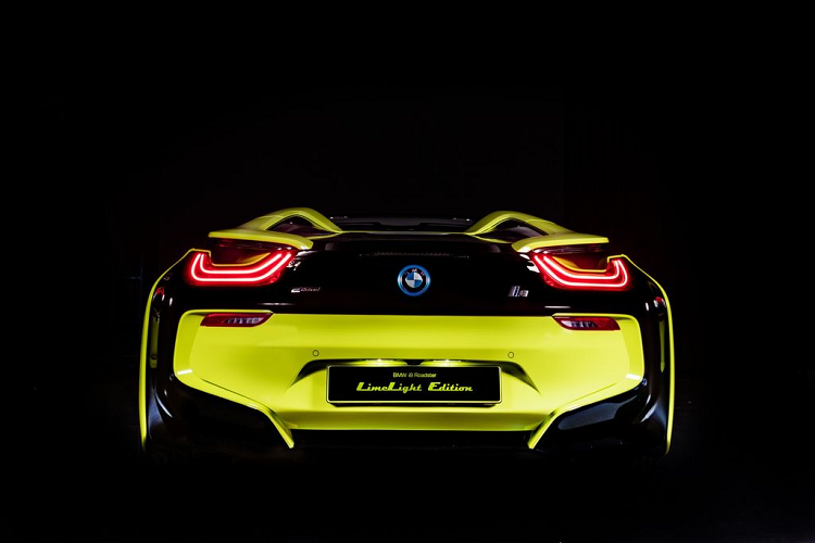 BMW i8 Roadster LimeLight Edition xanh non chuoi 