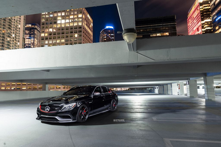 Ngam sieu pham Mercedes-AMG C63 S do ngap tran carbon