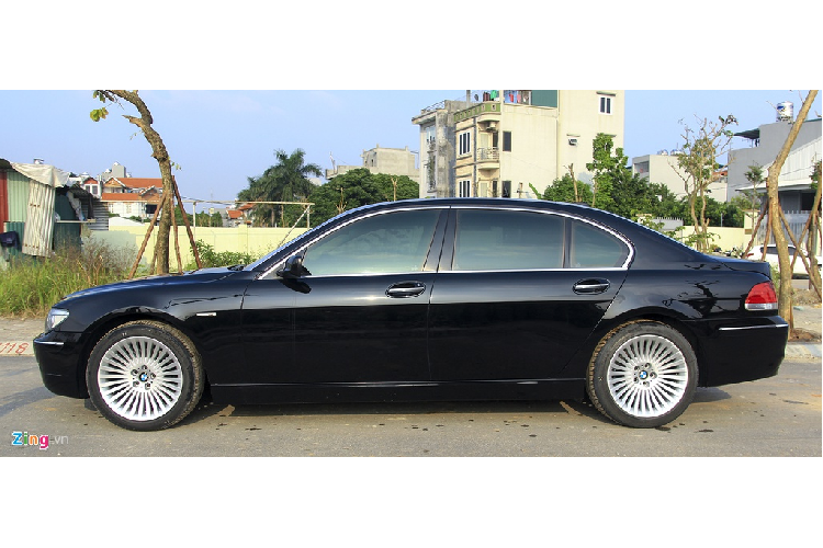 Xe sang BMW 750 Li 14 nam tuoi ban hon 400 trieu dong-Hinh-3