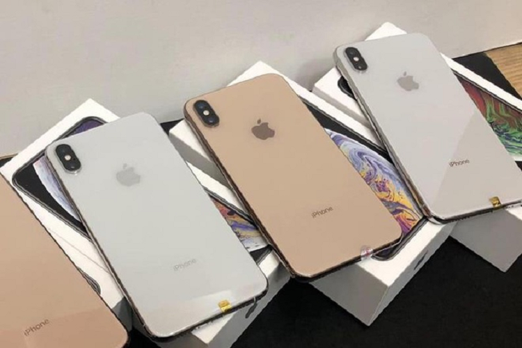 iPhone XS Max khoa mang chi con 10 trieu dong o Viet Nam