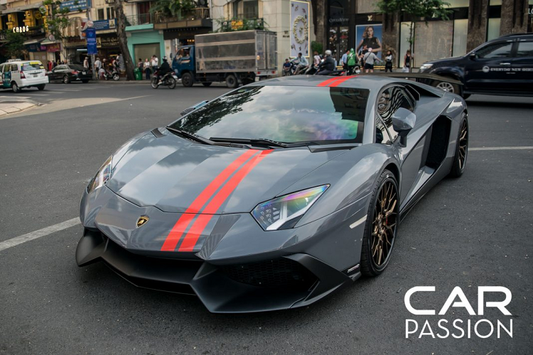 Sieu xe Lamborghini Aventador do bodykit 50th tai xuat o Sai Gon-Hinh-3