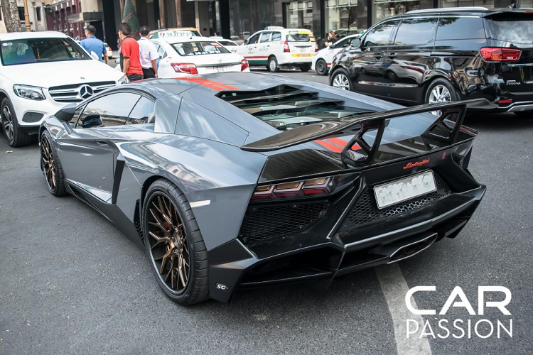 Sieu xe Lamborghini Aventador do bodykit 50th tai xuat o Sai Gon-Hinh-9