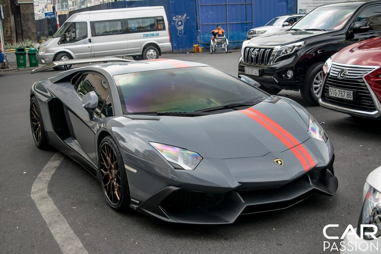 Sieu xe Lamborghini Aventador do bodykit 50th tai xuat o Sai Gon