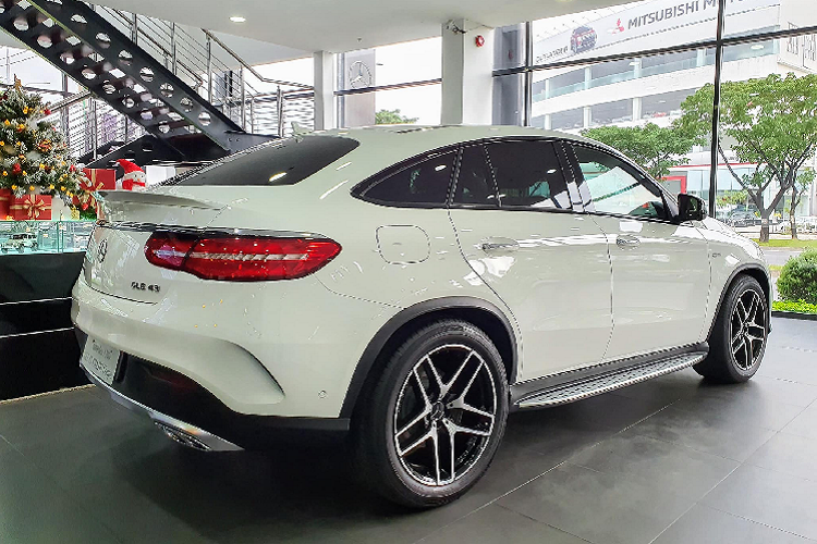 Can canh Mercedes-AMG GLE 43 cuoi cung, hon 4 ty tai VN-Hinh-2