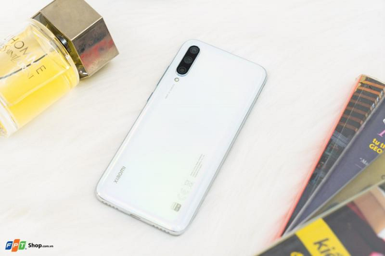 Xiaomi Mi A3 dung chip Snapdragon 665 gia khoang 3 trieu dong-Hinh-4