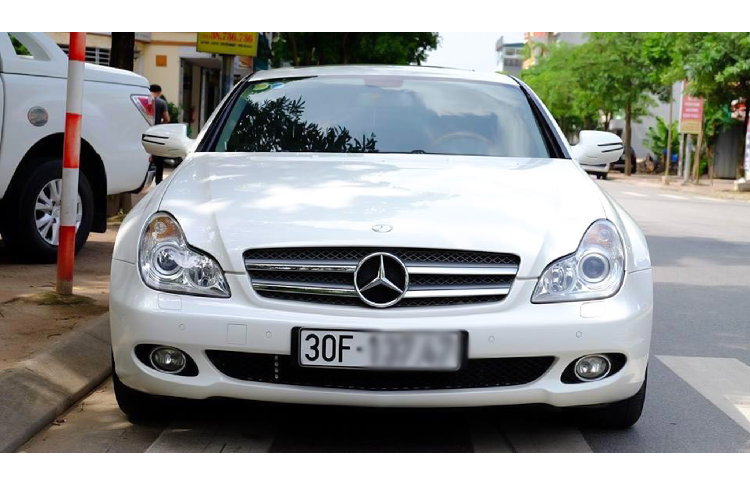 Mercedes-Benz CLS 300 dung 10 nam thet 685 trieu tai Ha Noi-Hinh-2