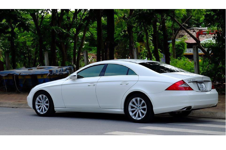 Mercedes-Benz CLS 300 dung 10 nam thet 685 trieu tai Ha Noi