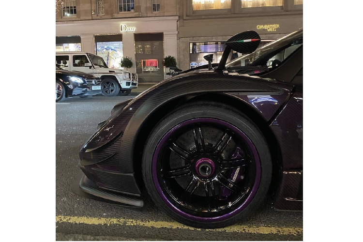 Sieu xe Pagani Zonda Zun lan dau lan banh tren pho London-Hinh-6