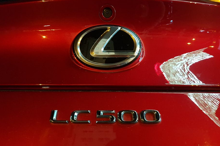 Sung so ve dep Lexus LC 500 - “cua hiem” tai Viet Nam-Hinh-7
