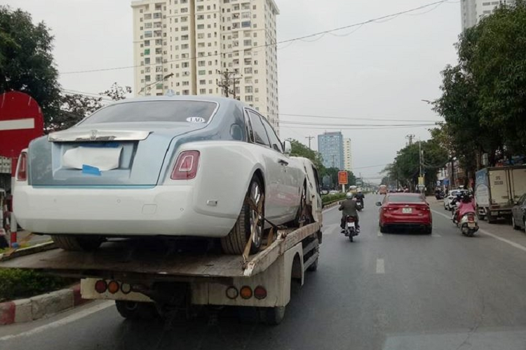 Can canh Rolls-Royce Phantom VIII bien Lao vao Viet Nam-Hinh-10