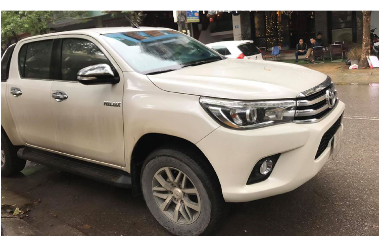 Xem tho Viet do ban tai Toyota Hilux phong cach Lexus LX570-Hinh-3