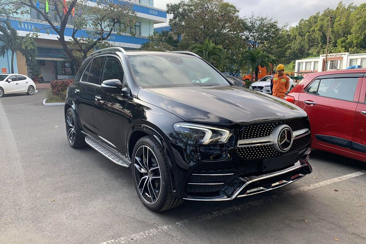 Can canh Mercedes-Benz GLE 2020 hon 6 ty ve Viet Nam