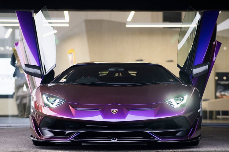 Lamborghini Aventador SVJ voi mau son doc gan 1,5 ty dong-Hinh-3