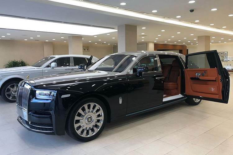 Rolls-Royce Phantom VIII 