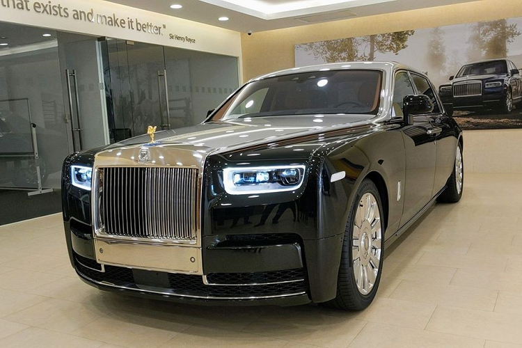 Rolls-Royce Phantom VIII 