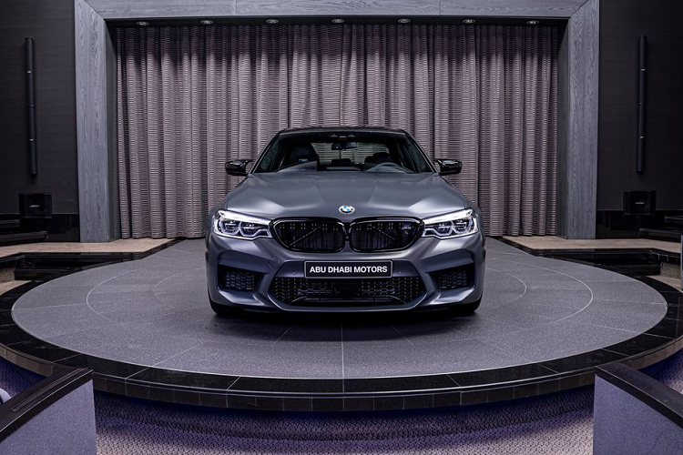 BMW M5 Edition ban ky niem 35 Years Jahre tai Abu Dhabi