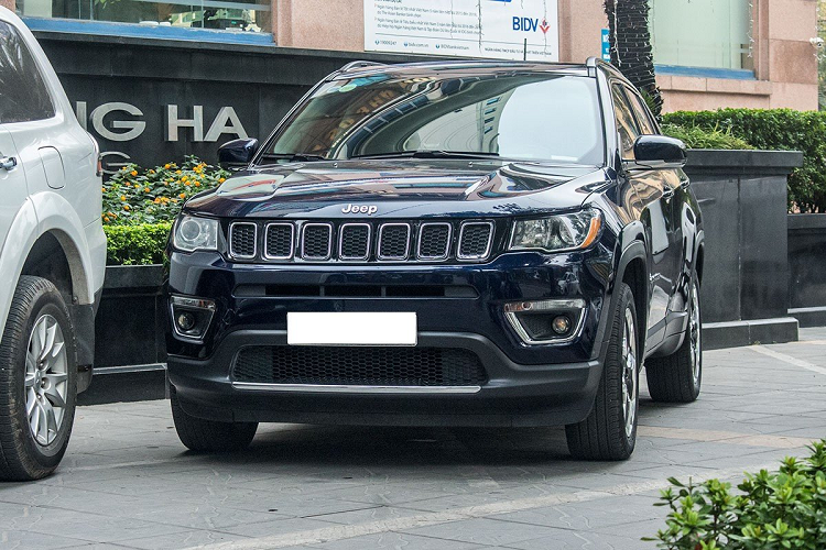 Can canh Jeep Compass 