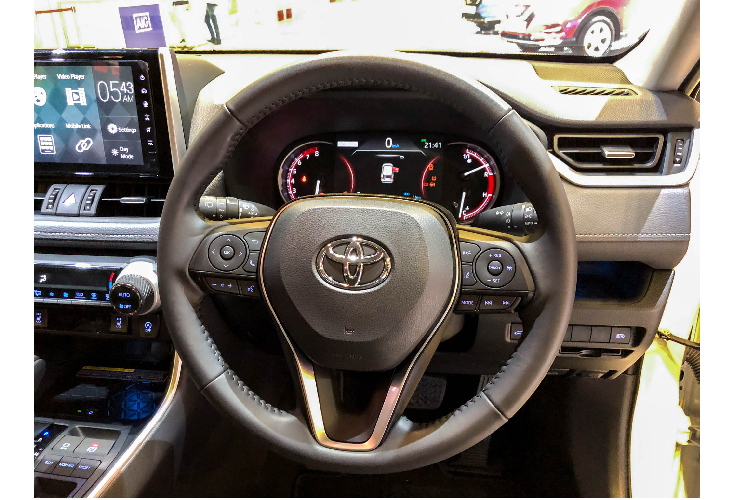 Toyota RAV4 toi 2,27 ty dong tai Singapore, sap ve VN?-Hinh-7