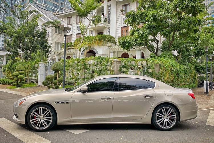 Can Tet, Maserati Quattroporte rao ban lo gan 4 ty o Sai Gon-Hinh-2