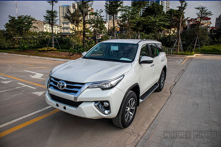 Can canh Toyota Fortuner 2020 lap rap Viet Nam, hon 1 ty dong-Hinh-3