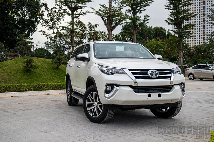 Can canh Toyota Fortuner 2020 lap rap Viet Nam, hon 1 ty dong-Hinh-4
