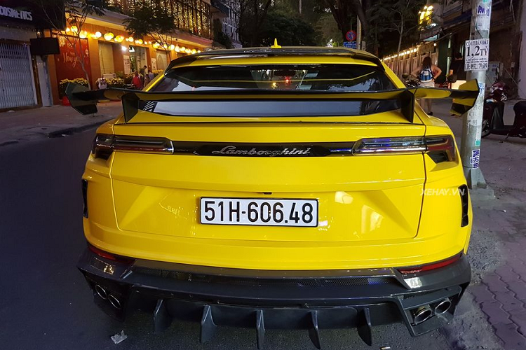 Lamborghini Urus do doc nhat Viet Nam lan banh o Sai Gon-Hinh-3