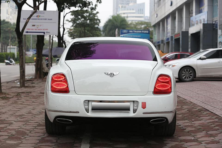 Can canh xe sang Bentley Flying Spur chi 3 ty dong o Ha Noi-Hinh-4