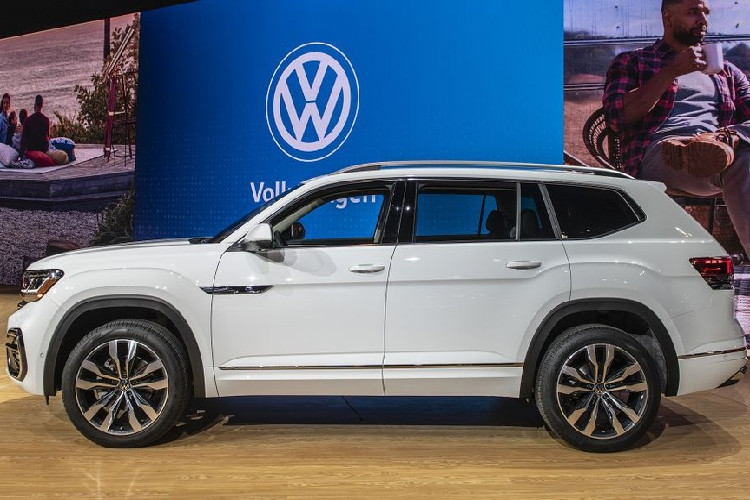 Volkswagen Atlas 2021 co du suc de doa Hyundai SantaFe?-Hinh-2