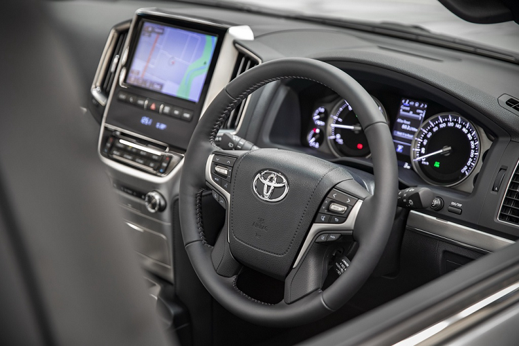 Toyota ra mat Land Cruiser Sahara Horizon chi 400 chiec-Hinh-5